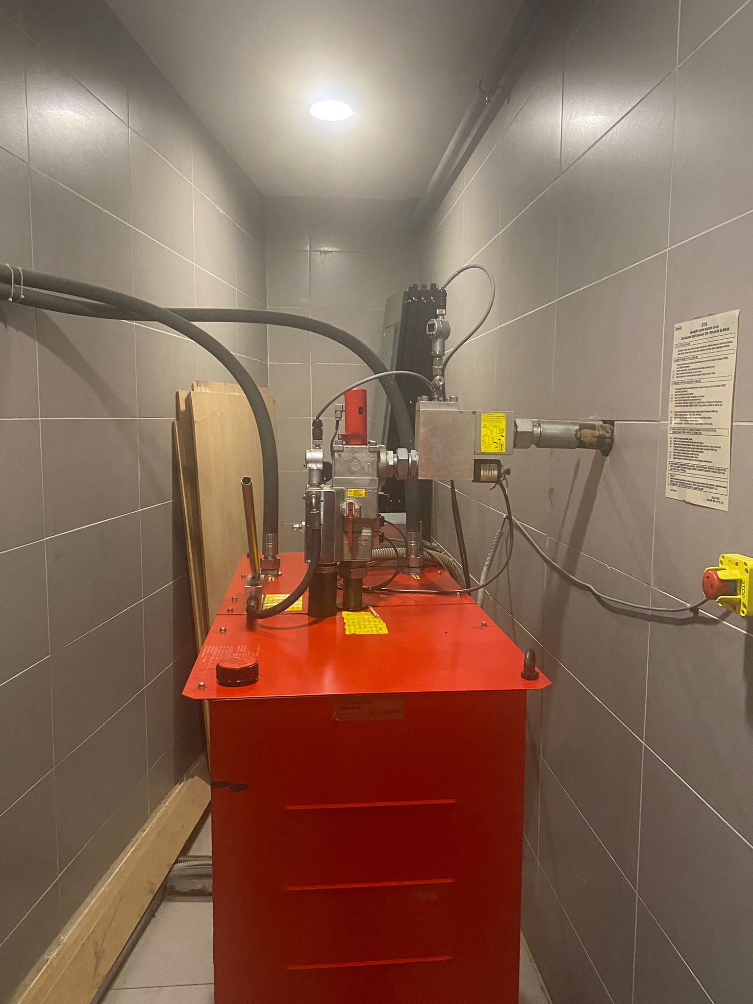 bucher tejnik serviss